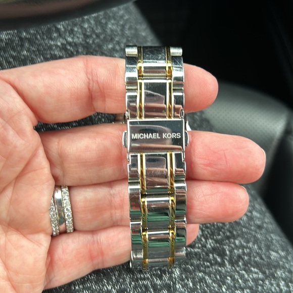 Michael Kors Watch - Picture 3 of 4
